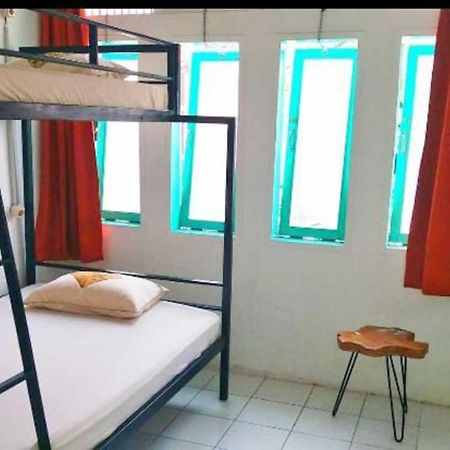 Laura'S Backpacker 523 Hostel Yogyakarta Exterior photo