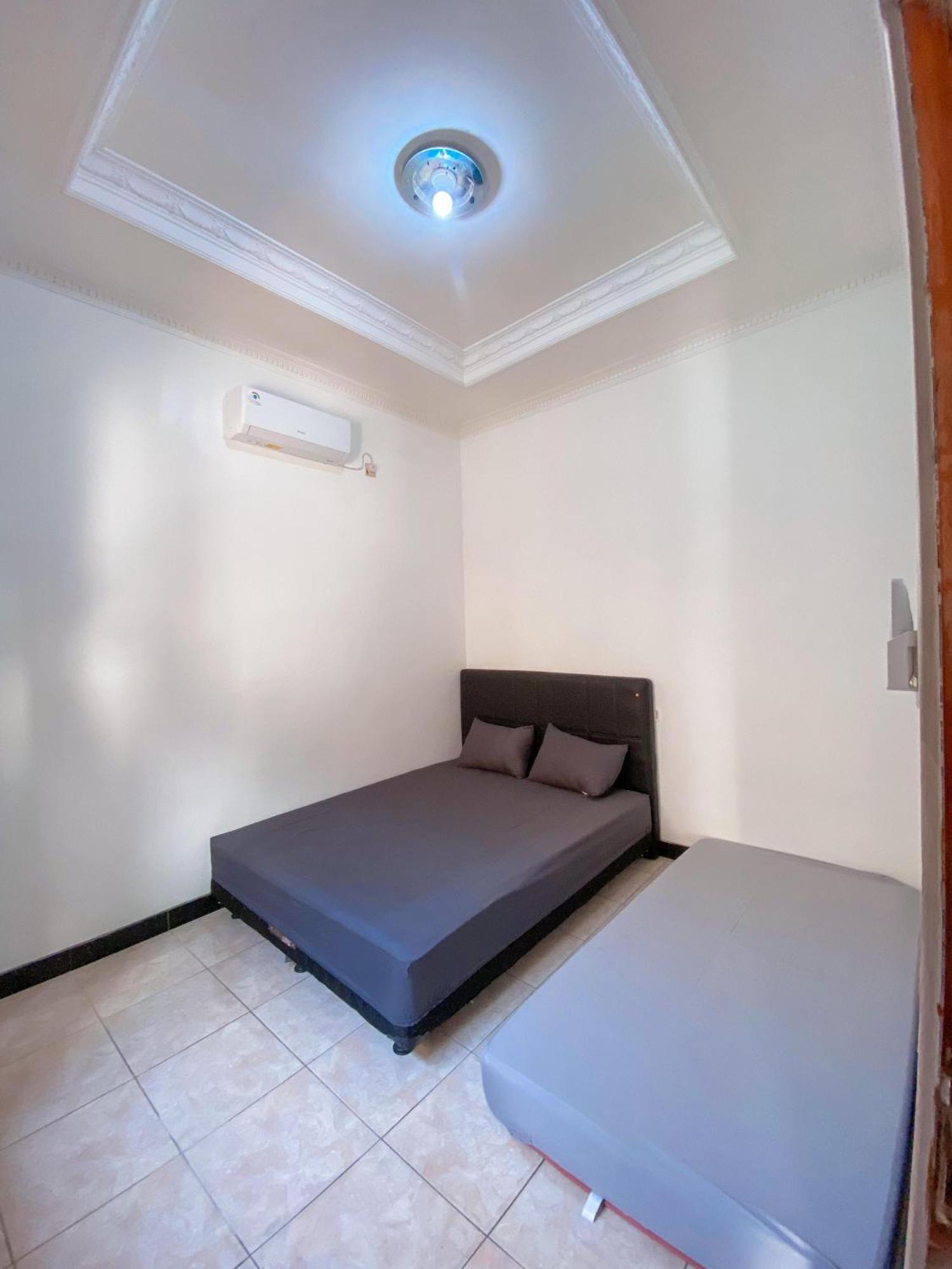 Laura'S Backpacker 523 Hostel Yogyakarta Exterior photo